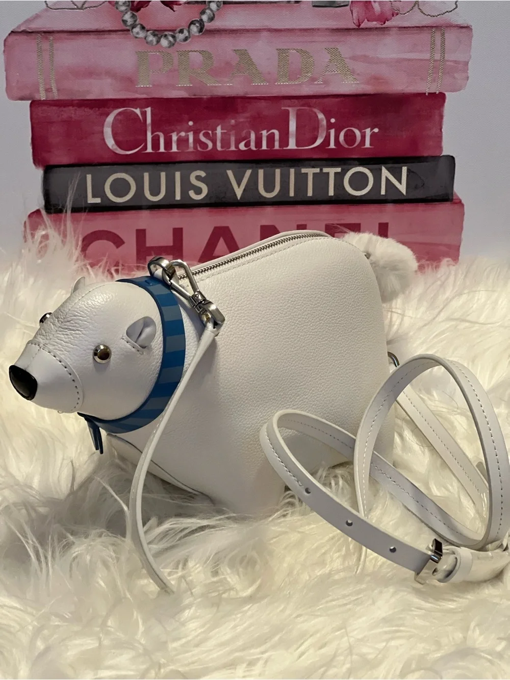 kate spade NWOT White Pebbled Leather Novelty polar bear crossbody Bag